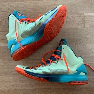 Kevin Durant Nike Sneakers with Blue and Black Design size 15